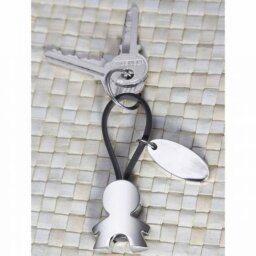 M 2070 LLAVERO PERSONA CON PLACA